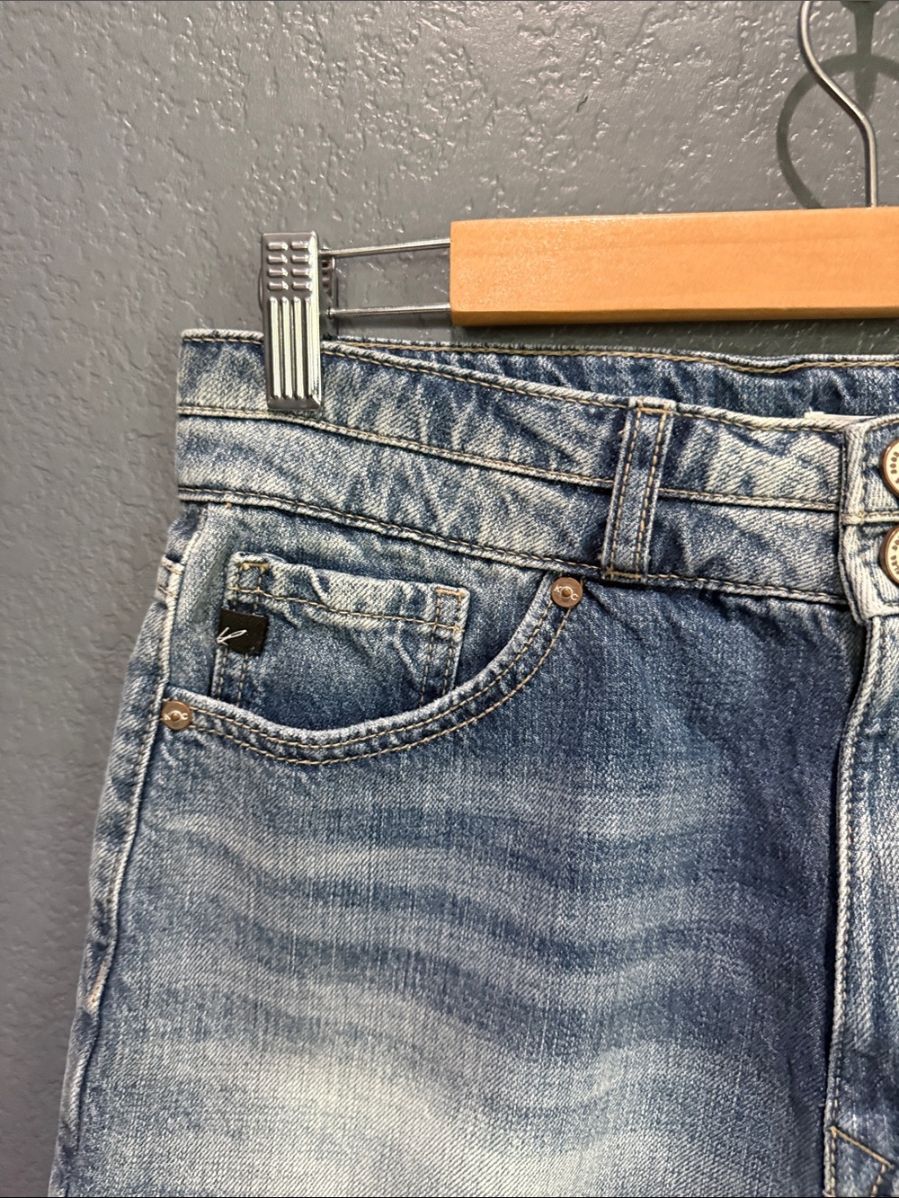 NWT KANCAN Denim Distressed Frayed Hem Blue Shorts Sz L - Picture 7 of 13